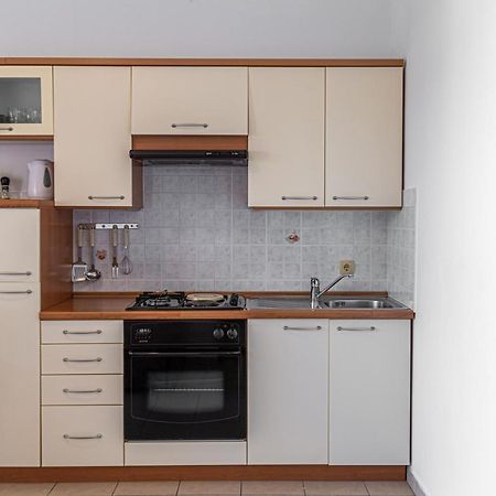 Apartments Kim Раб Екстериор снимка