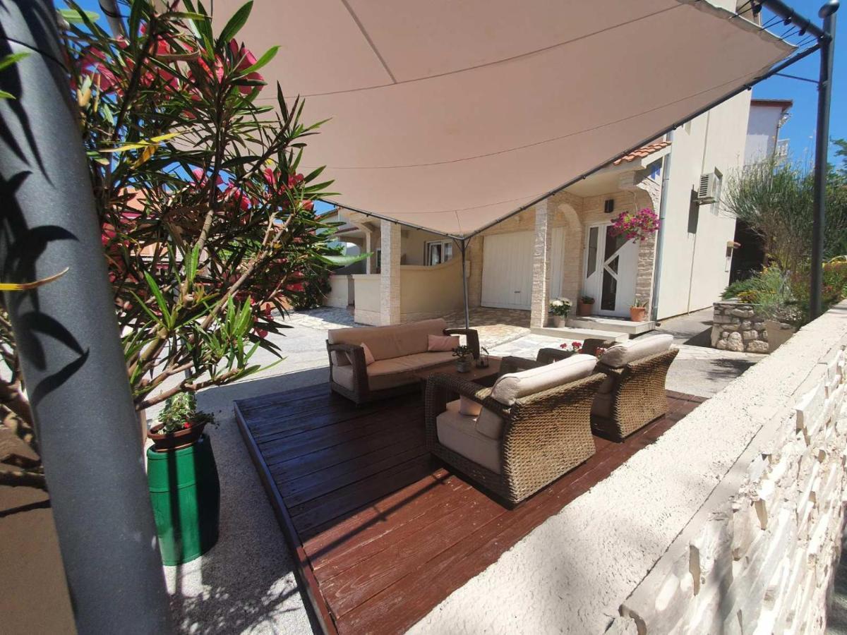 Apartments Kim Раб Екстериор снимка
