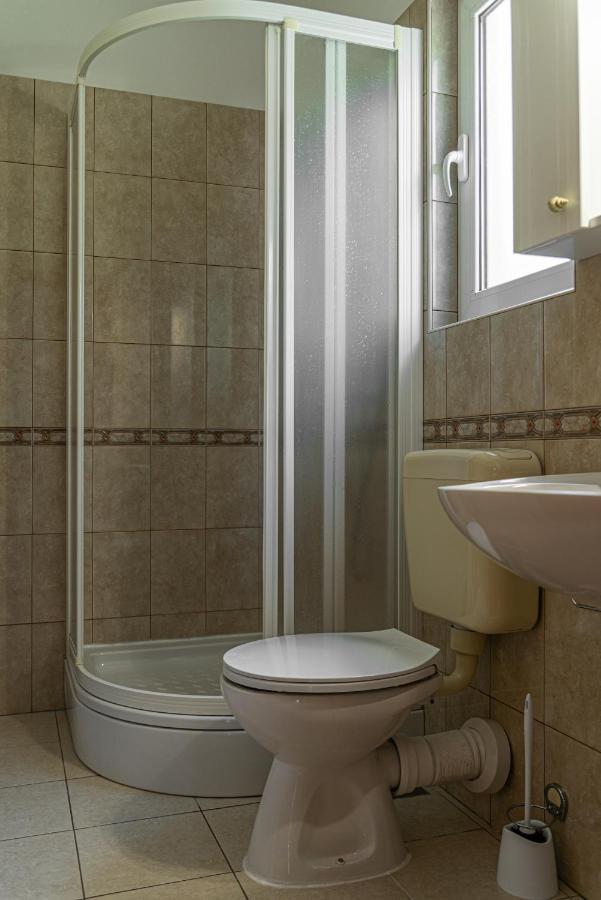 Apartments Kim Раб Екстериор снимка
