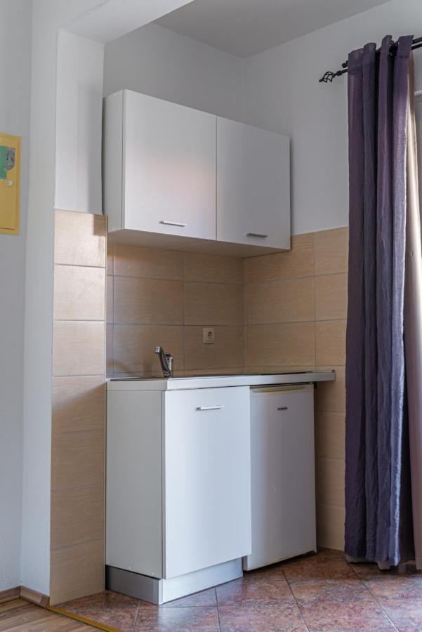 Apartments Kim Раб Екстериор снимка