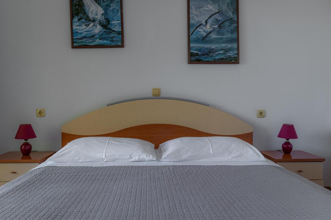 Apartments Kim Раб Екстериор снимка