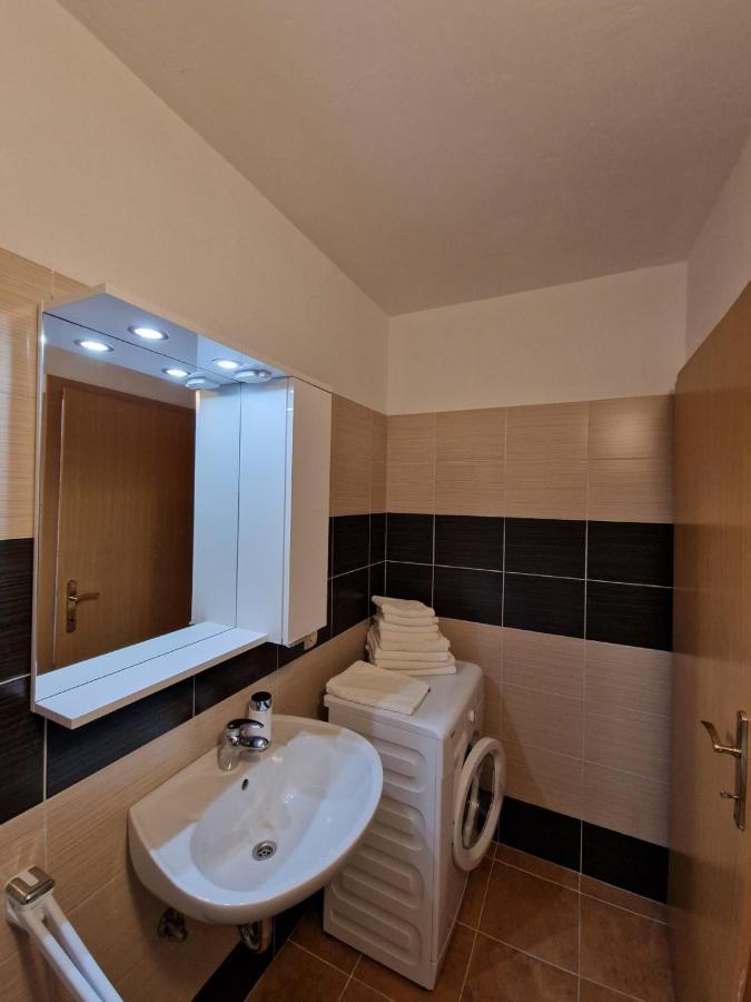 Apartments Kim Раб Екстериор снимка